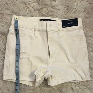 Hollister Women's Off-White Jean Shorts